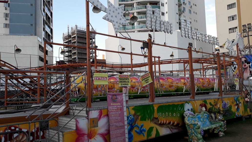PARQUE DE DIVERSÃO EM TRÊS RIOS - RJ