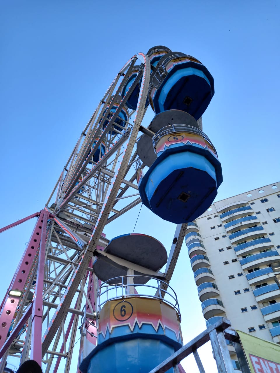 PARQUE DE DIVERSÃO EM TRÊS RIOS - RJ