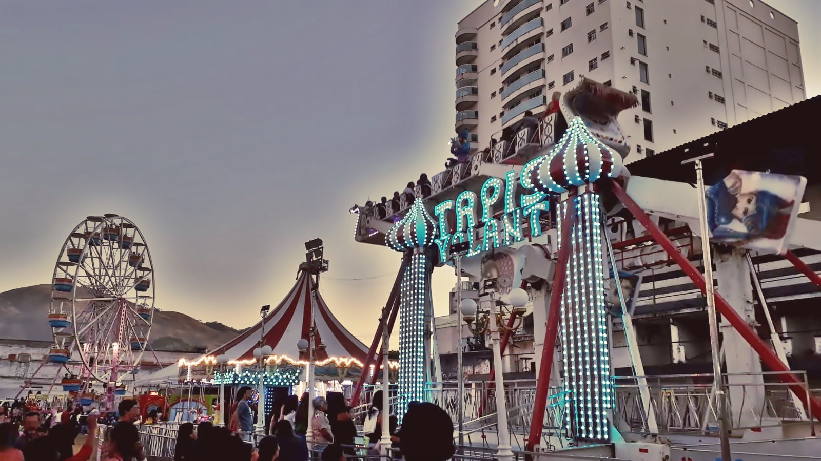 PARQUE DE DIVERSÃO EM TRÊS RIOS - RJ