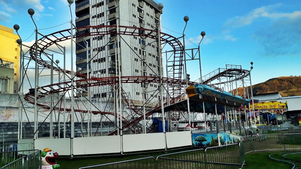 PARQUE DE DIVERSÃO EM TRÊS RIOS - RJ