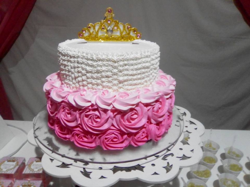 BOLOS DECORADOS EM TAUBATÉ - LAU BOLOS - SP