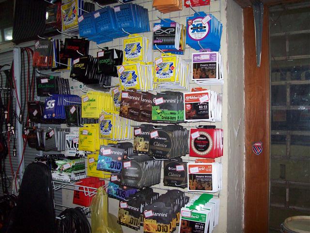 INSTRUMENTOS MUSICAIS NA TIJUCA - VIOLAO CARIOCA