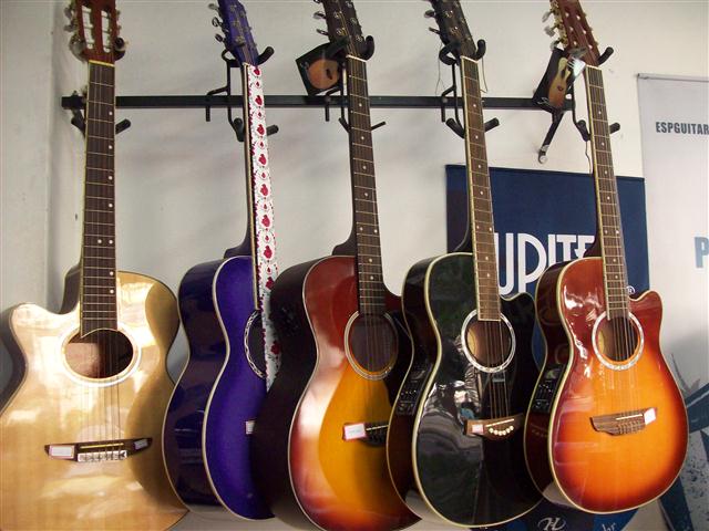 INSTRUMENTOS MUSICAIS NA TIJUCA - VIOLAO CARIOCA