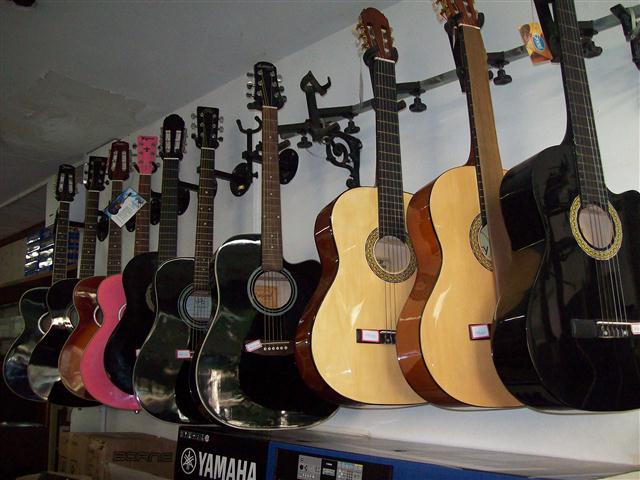 INSTRUMENTOS MUSICAIS NA TIJUCA - VIOLAO CARIOCA