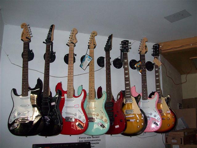 INSTRUMENTOS MUSICAIS NA TIJUCA - VIOLAO CARIOCA