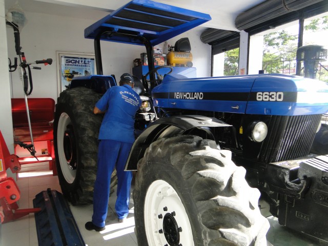 EQUIPAMENTOS MAQUINAS AGRICOLAS EM CAMPOS DOS GOYTACAZES - AJEMAQ