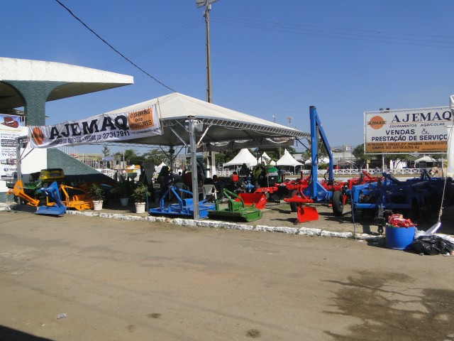 EQUIPAMENTOS MAQUINAS AGRICOLAS EM CAMPOS DOS GOYTACAZES - AJEMAQ