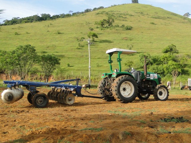 EQUIPAMENTOS MAQUINAS AGRICOLAS EM CAMPOS DOS GOYTACAZES - AJEMAQ