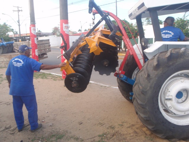 EQUIPAMENTOS MAQUINAS AGRICOLAS EM CAMPOS DOS GOYTACAZES - AJEMAQ