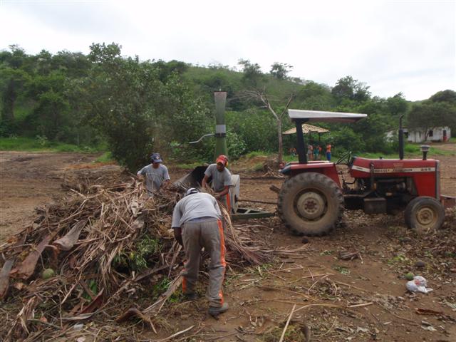 EQUIPAMENTOS MAQUINAS AGRICOLAS EM CAMPOS DOS GOYTACAZES - AJEMAQ