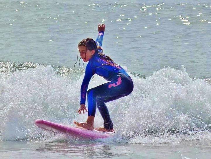 ESCOLA DE SURF NA BARRA DA LAGOA EM FLORIANÓPOLIS - SC