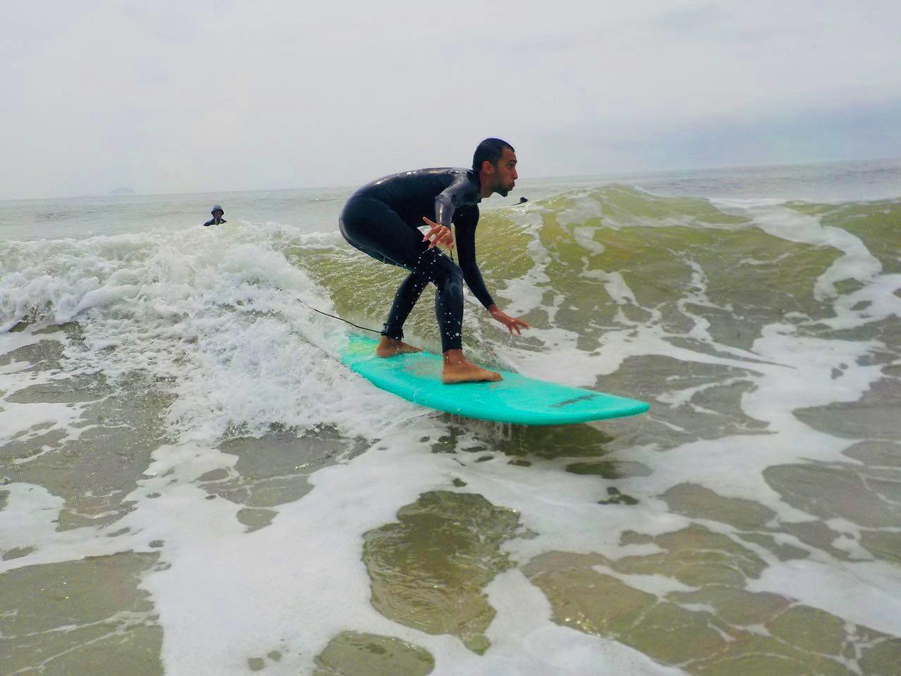 ESCOLA DE SURF NA BARRA DA LAGOA EM FLORIANÓPOLIS - SC