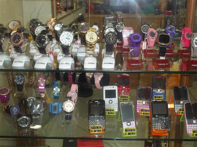 LOJA DE JOIAS PRATAS RELOGIO MAQUIAGEM OCULOS NO BINGEN EM PETROPOLIS - LIZ ACESSORIOS - RJ