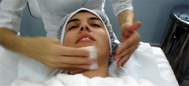 CENTRO DE ESTETICA LIMPEZA DE PELE MASSAGEM COM PEDRA QUENTE E DEPILACAO EM XEREM DUQUE DE CAXIAS - AGATHA FRANCA - RJ