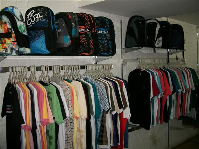 ROUPAS MASCULINAS EM PIABETA - DOKSA - RJ