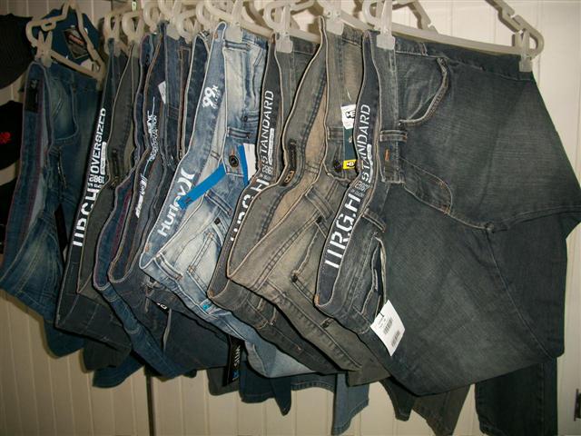 ROUPAS MASCULINAS EM PIABETA - DOKSA - RJ