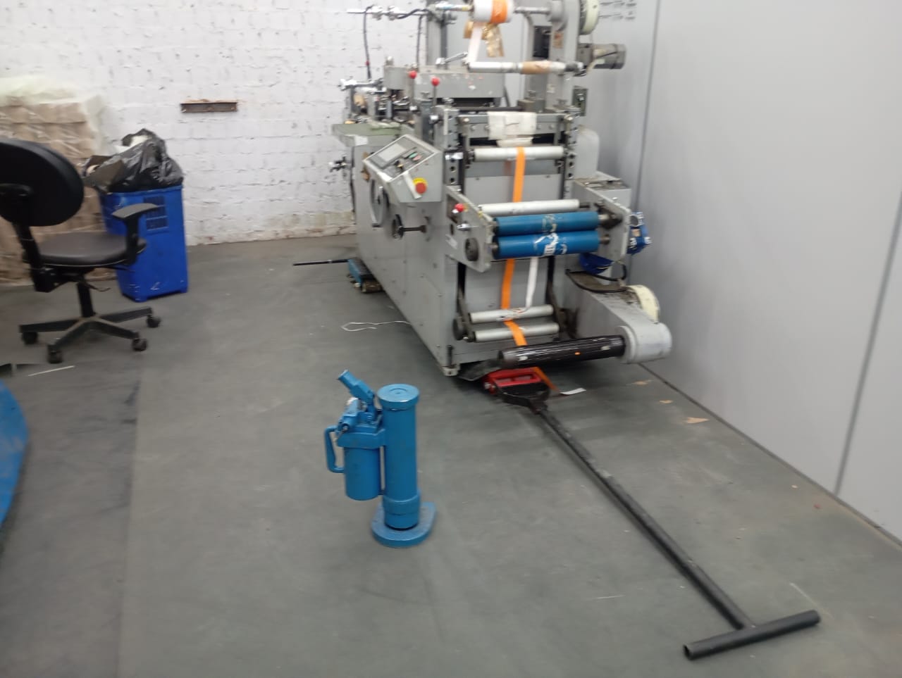 MOVIMENTAÇÃO DE MÁQUINAS E EQUIPAMENTOS EM CANOAS