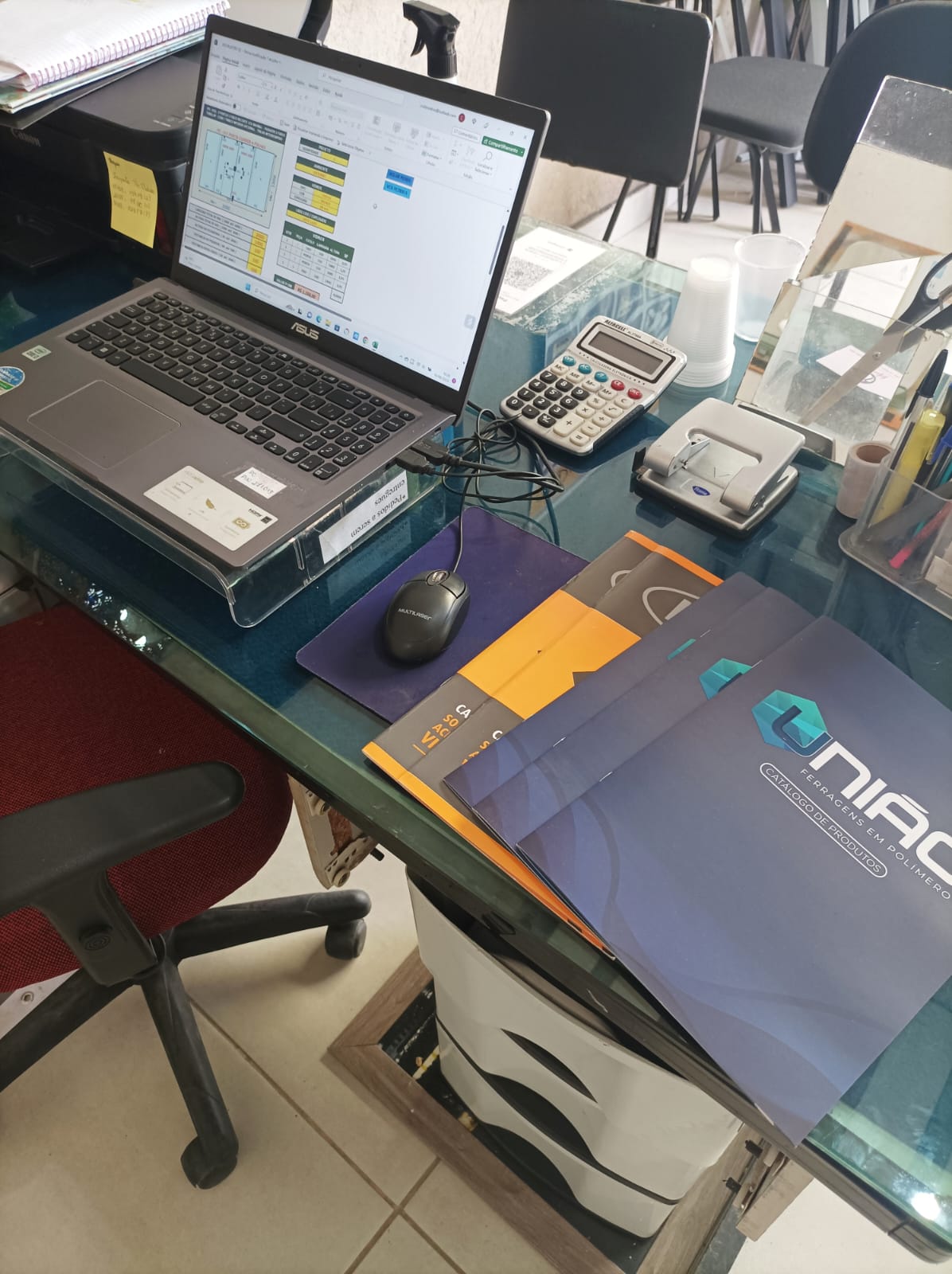 DISTRIBUIDORA DE VIDROS TEMPERADOS E FERRAGENS EM PORTO REAL RJ