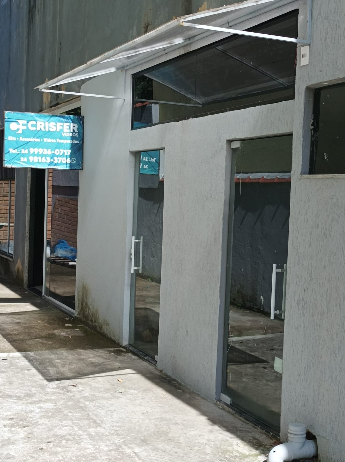 DISTRIBUIDORA DE VIDROS TEMPERADOS E FERRAGENS EM ITATIAIA RJ