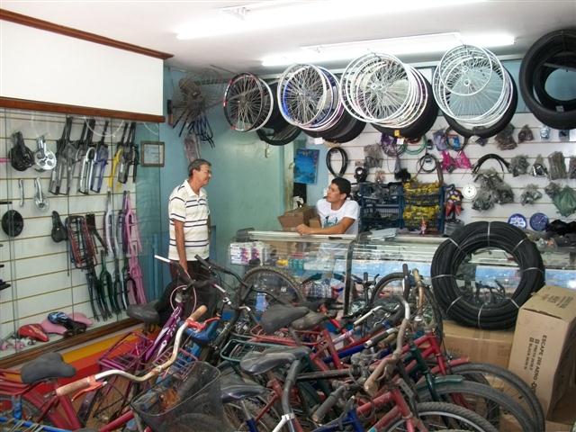 BICICLETA EM MAGÉ - GUIDÃO DE OURO - RJ