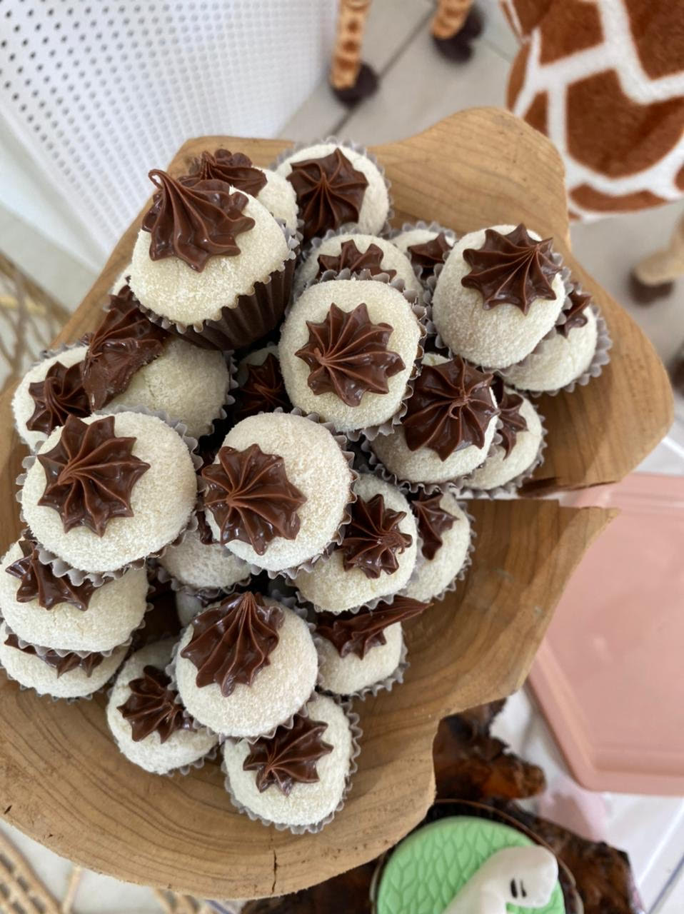 TORTAS E BOLOS DECORADOS EM PETRÓPOLIS - RJ 