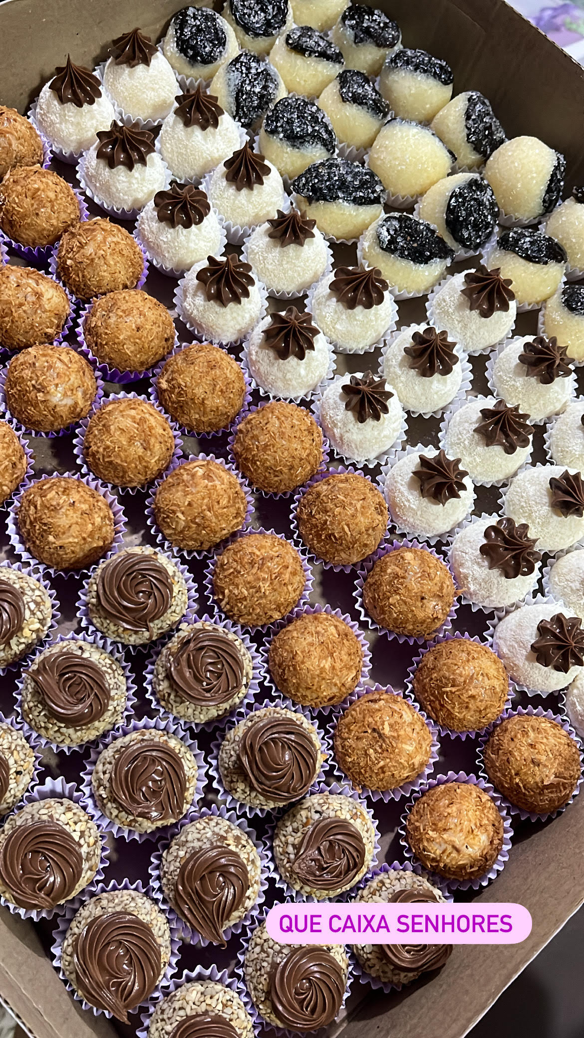 TORTAS E BOLOS DECORADOS EM PETRÓPOLIS - RJ 