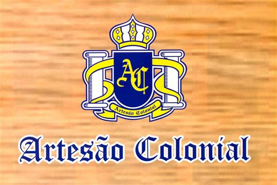 Móveis de Madeira Colonial