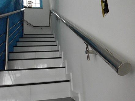 CORRIMÃO AÇO INOX NA BARRA