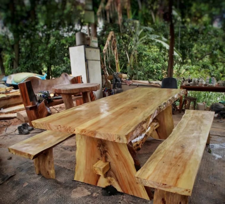 MESAS RÚSTICAS DE MADEIRA EM MARATAIZES-ES