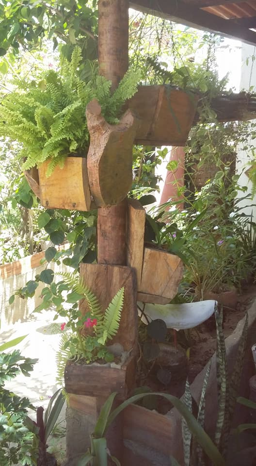 MESAS RÚSTICAS DE MADEIRA EM MARATAIZES-ES