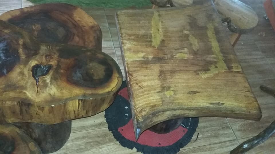 MESAS RÚSTICAS DE MADEIRA EM MARATAIZES-ES