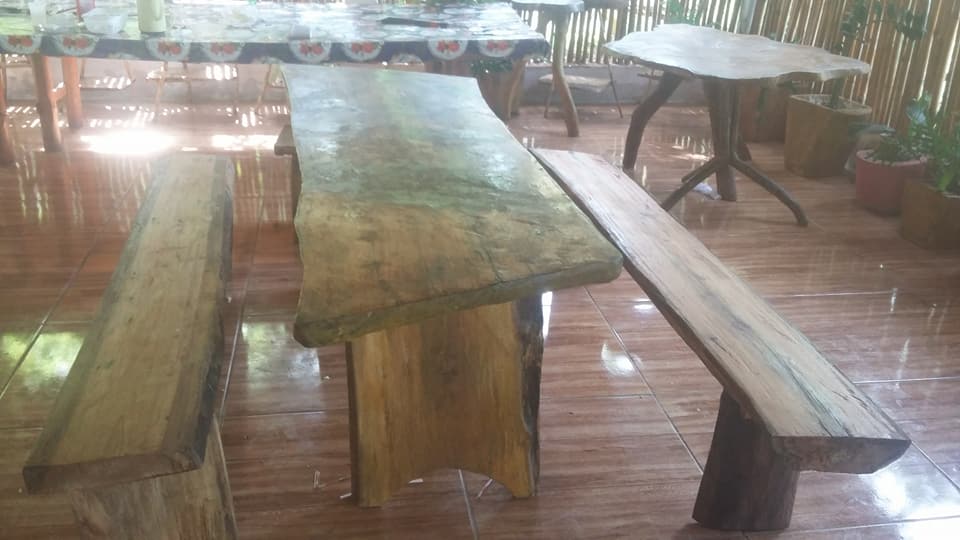 MESAS RÚSTICAS DE MADEIRA EM MARATAIZES-ES