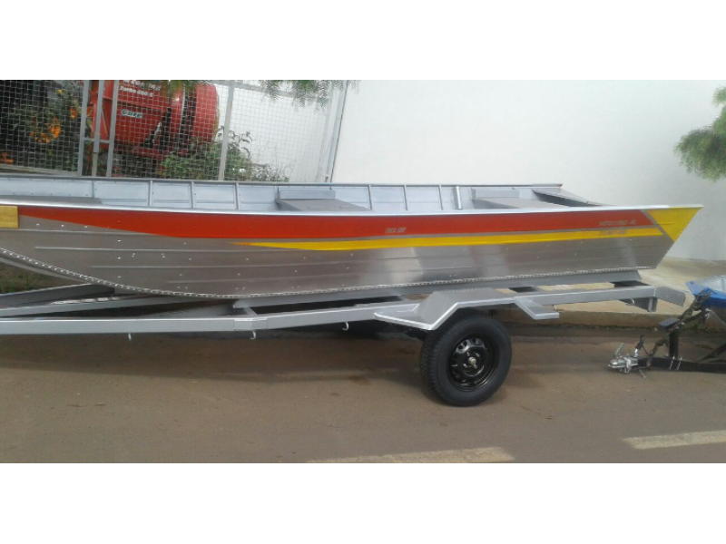 LOJA DE BARCO NA REGIÃO DE UBERLANDIA - MG