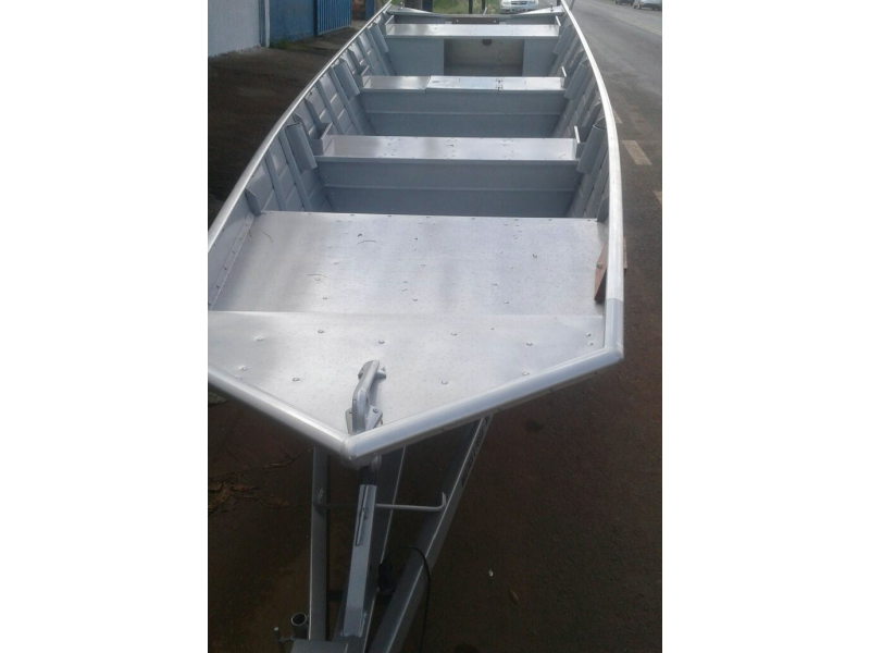 LOJA DE BARCO NA REGIÃO DE UBERLANDIA - MG