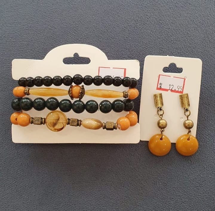 JÓIAS FOLHEADAS NO CENTRO DE PIABETÁ - RJ