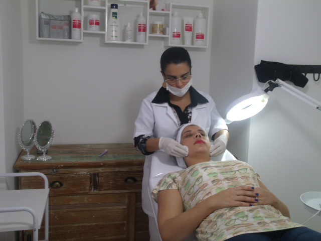 DESIGN ESTETICA SOBRANCELHAS EM CAMPOS DOS GOYTACAZES - WANIA AUTOMARE ESTETICA