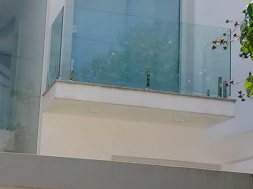 VIDRACEIRO NA BARRA DA TIJUCA