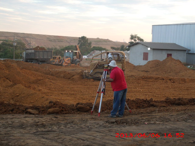 TERRAPLENAGEM EM CAMPOS DOS GOYTACAZES - LC TERRAPLENAGEM