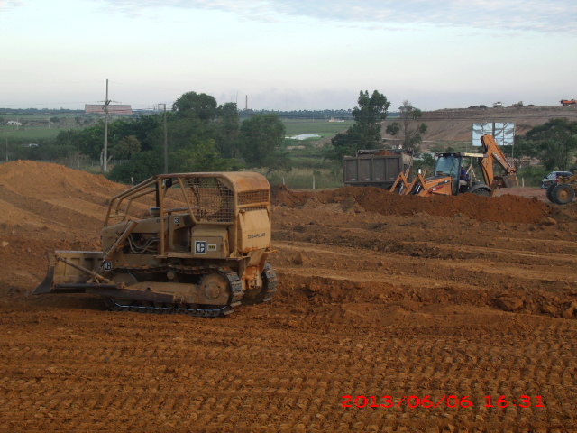 TERRAPLENAGEM EM CAMPOS DOS GOYTACAZES - LC TERRAPLENAGEM
