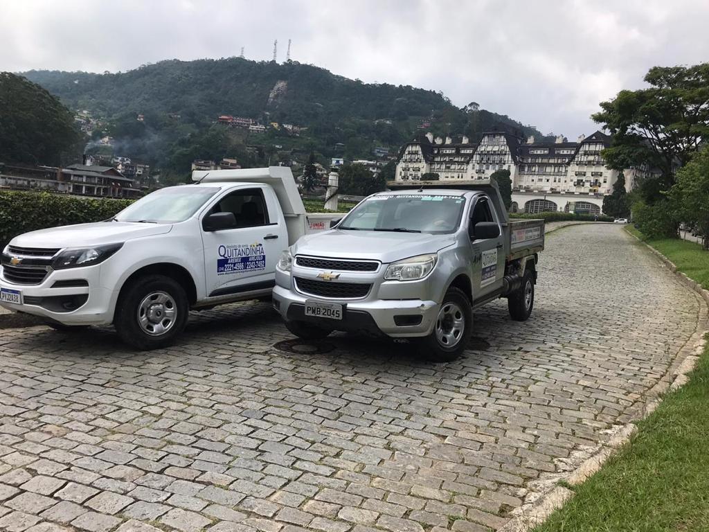 DEPOSITO DE AREIA E PEDRA EM CORREAS - AREJOLO AREMIX - RJ