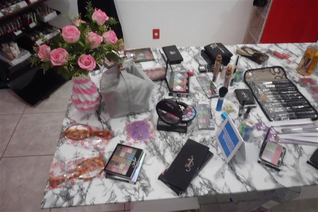 PERFUMARIA E ESMALTERIA EM MENDES